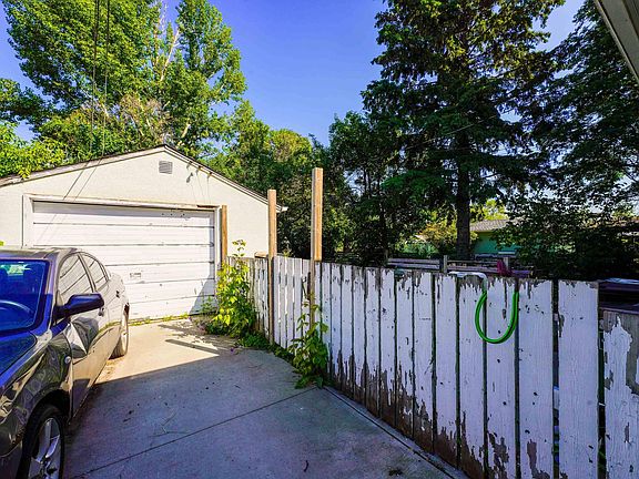 5th image of 8945 150th St NW