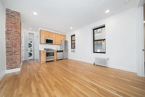5025 Broadway Photo 1