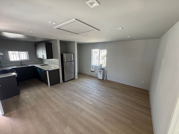 5th image of 2621 Hillcrest Dr #1/2