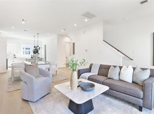 1018 W 15th 1/2 St #B, Houston, TX 77008