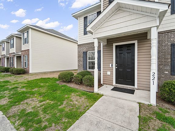 3rd image of 221 Glen Cannon Drive