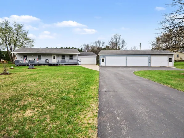 4935 W Deren Rd, Ludington, MI 49431