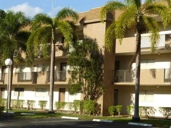 8305 61st St APT C305, Tamarac, FL 33321