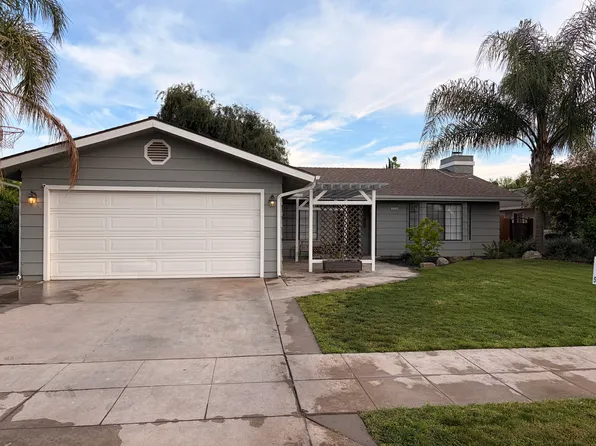 2720 Pinewood Dr, Madera, CA 93637