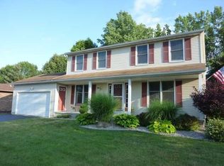 151 Applegrove Dr, Rochester, NY 14612