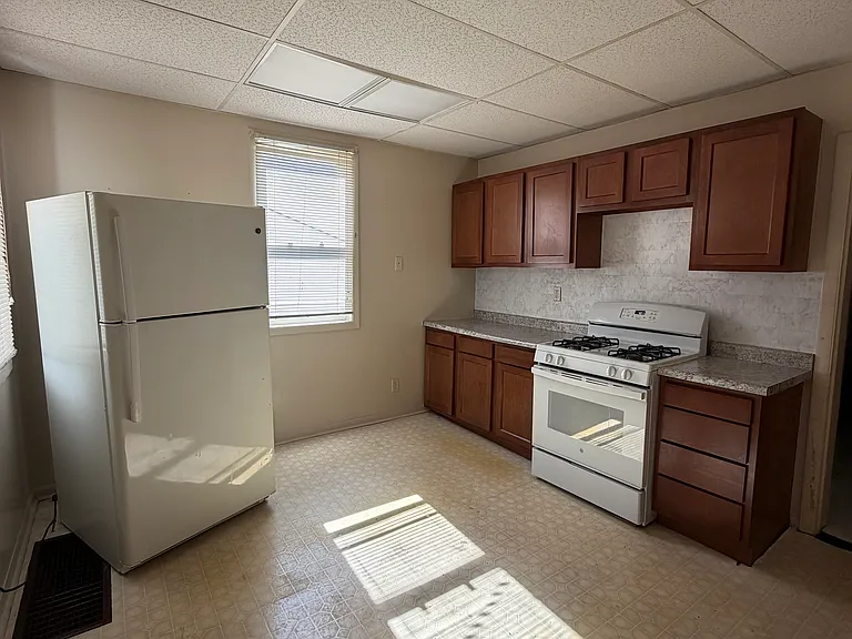 1135 W Taylor St — Photo 6