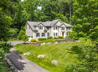 11 Still Hollow Pl, Ridgefield, CT 06877