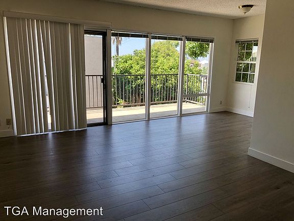 4th image of 1200 Larrabee St APT 3