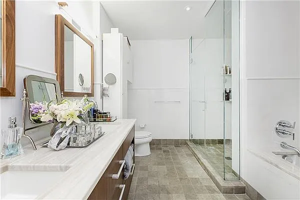 Rented by A & I Broadway | media 9