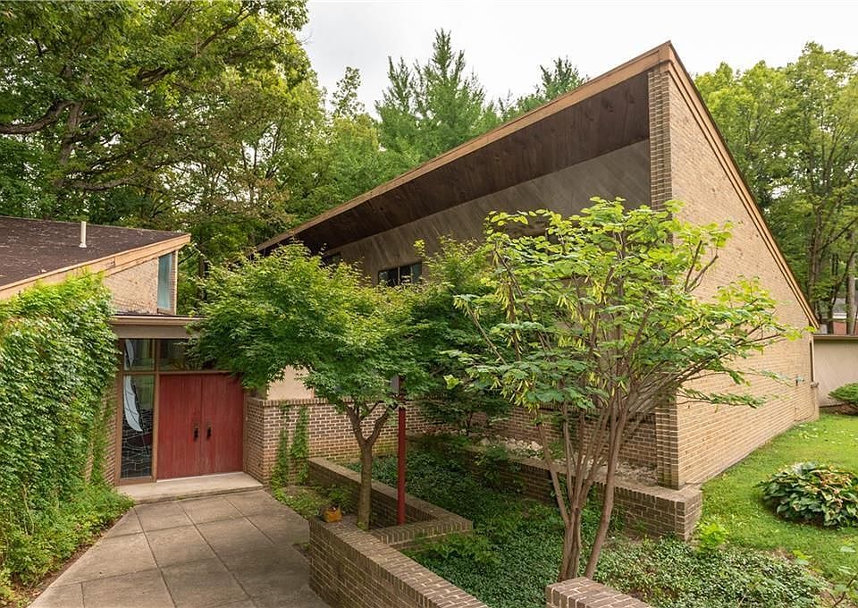 1st image of 2852 Burrwood Dr