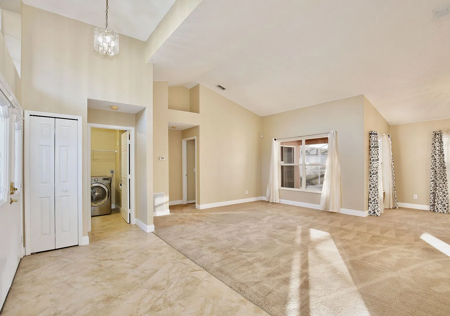 Stunning 4/2 Single Family Home with Pool Located in Temple Grove Estates! — Photo 2