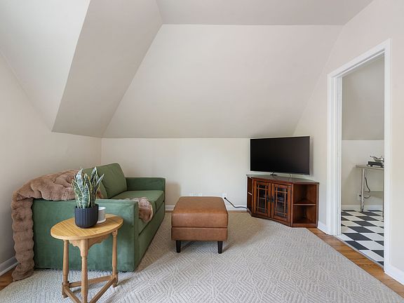 4th image of 5110 NE Glisan St
