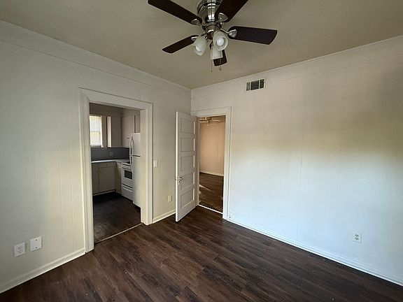 5th image of 214 E Grady St