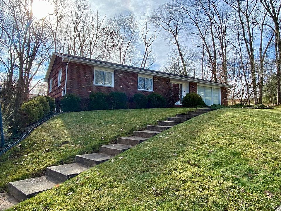 1st image of 136 N Hills Dr