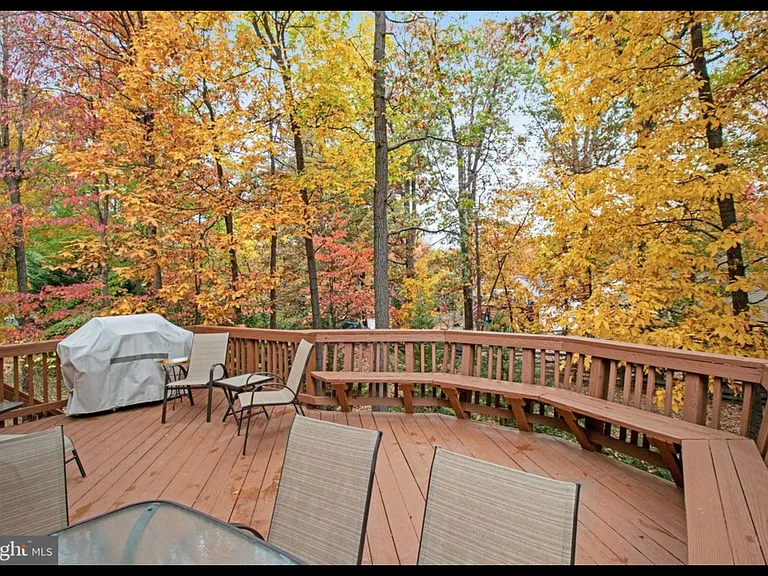 210 Pin Oak Ct — Photo 37