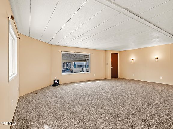 5th image of 18 W Washington Ave Unit 27