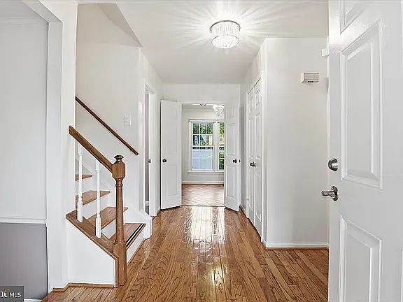 5th image of 5902 6th St S