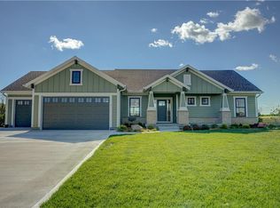 3 Red Fox Cir, Lake Winnebago, MO 64034