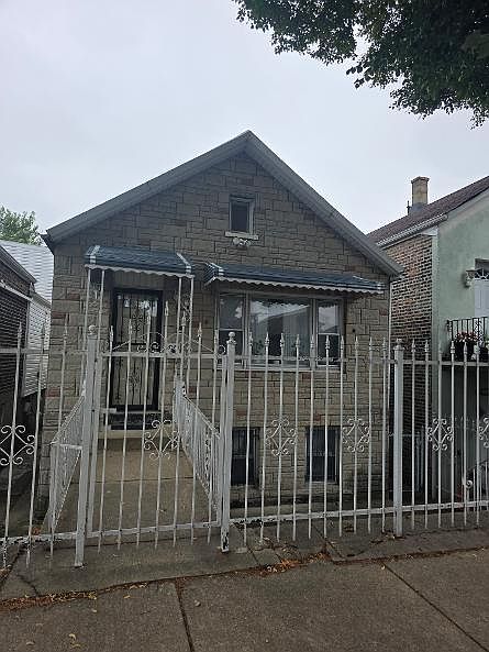 1st image of 3341 S Hamilton Ave