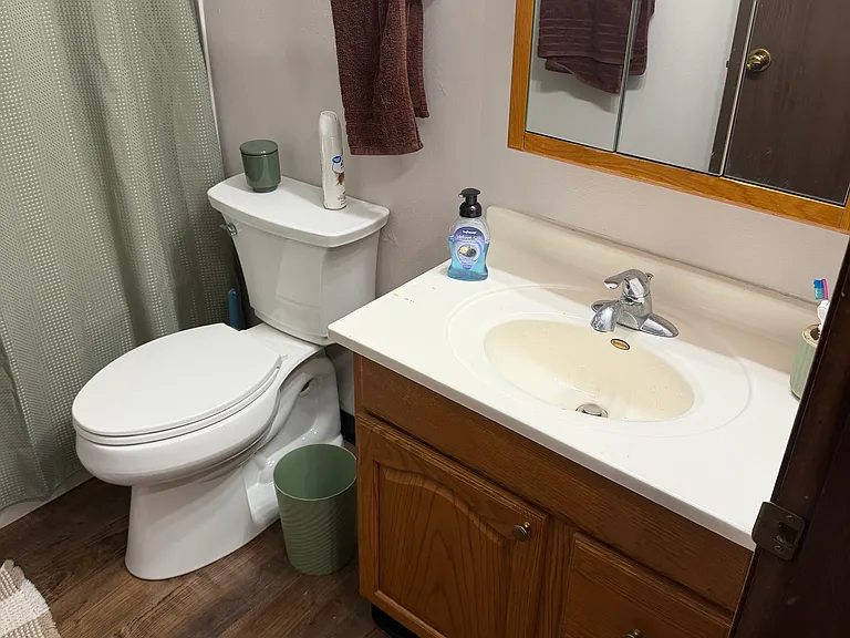 718 Oakcrest St #3 — Photo 2