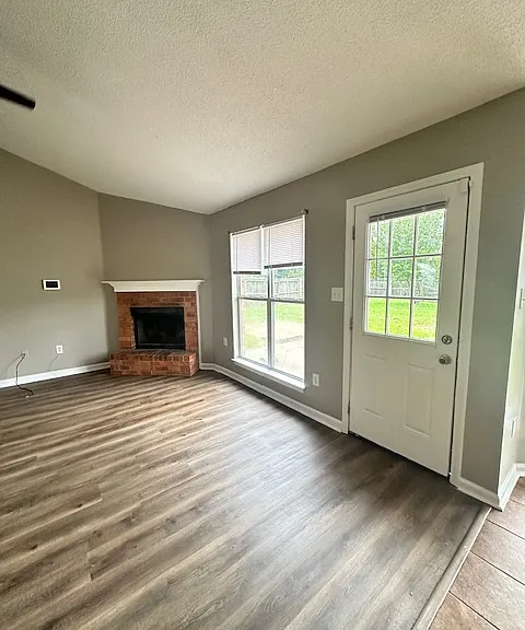 7787 Parkview Cir W — Photo 2