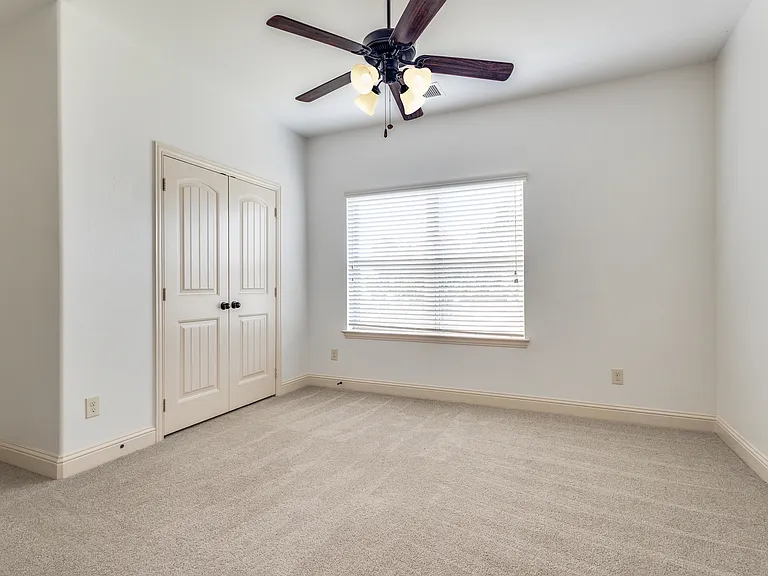 1436 Foster St — Photo 14