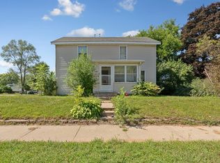 2306 4th St, Eau Claire, WI 54703