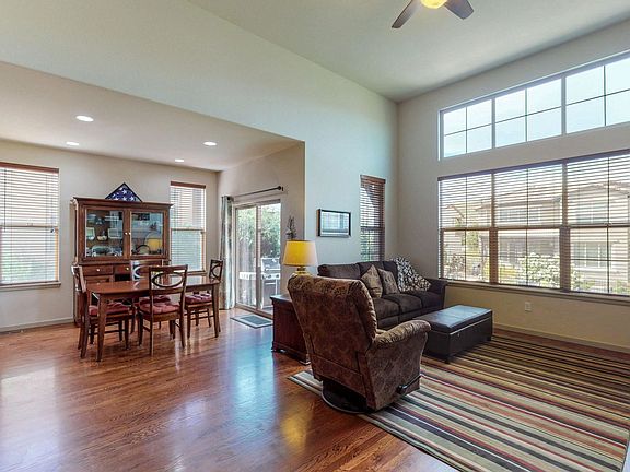 A4 - 05 - Living room.jpg