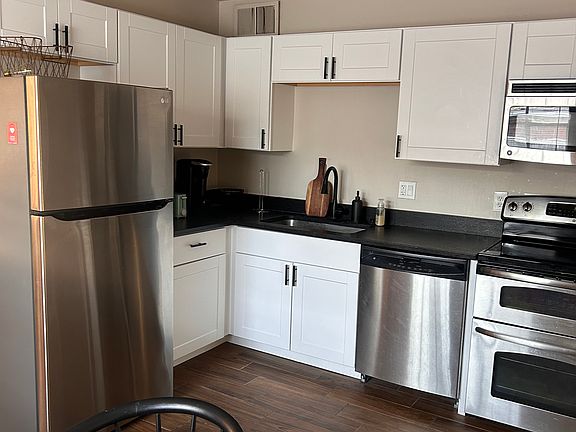 5th image of 3611 N 21st Dr #A