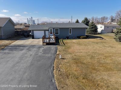 64 Palm Beach Rd, Dickinson, ND, 58601