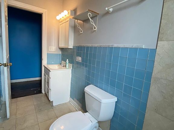 3rd image of 3760 W Fullerton Ave #3
