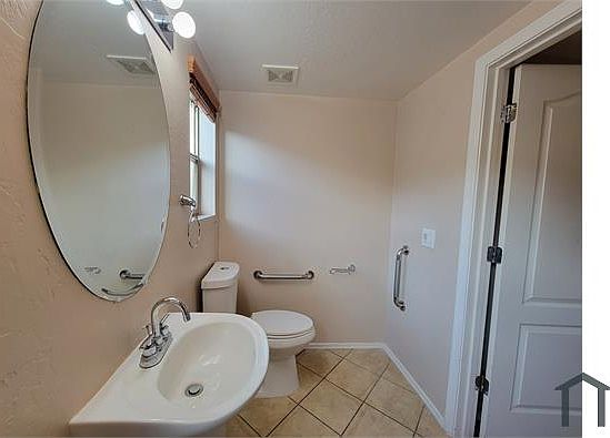 4th image of 617 S 114th Ave