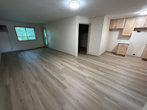 2nd image of 40 Bluemound Ct APT 8