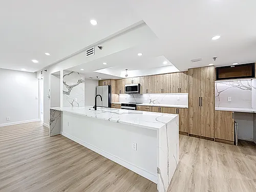 955 Egret Cir #207 Photo 1