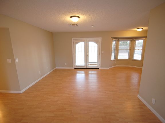 3rd image of 4811 E Evergreen St