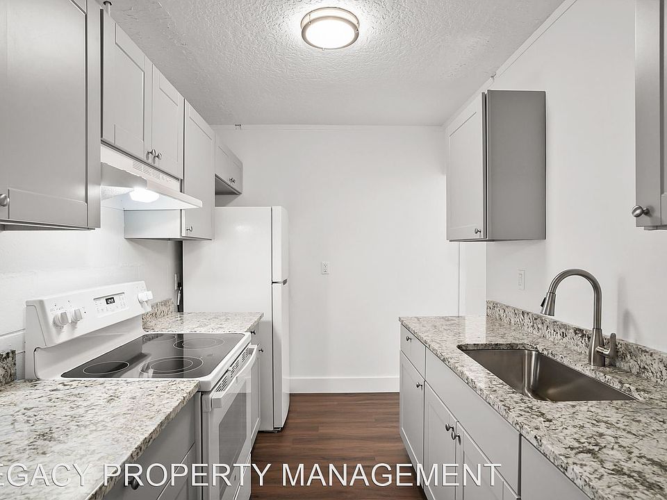1st image of 177 SE 5th Ave APT M