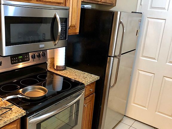 Kitchen - stainless steel appliances