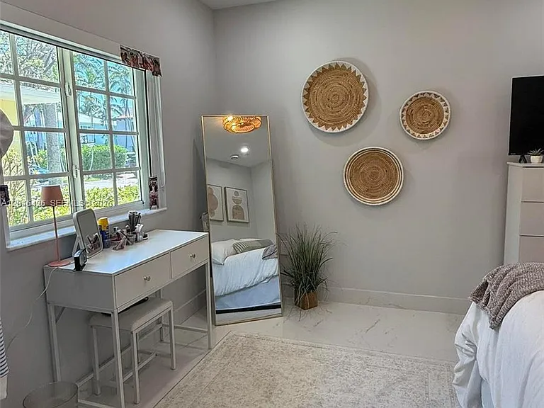 7511 Miami View Dr — Photo 26