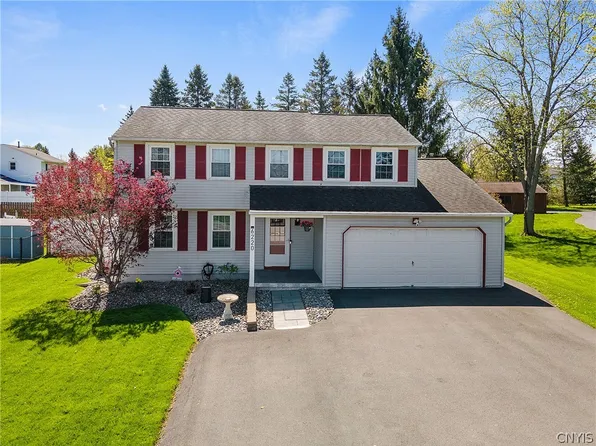 6220 Lakeshore Rd, Cicero, NY 13039