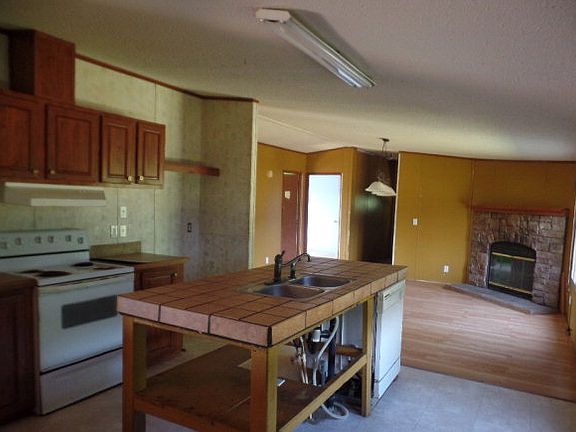 4th image of 123 Englishmans Dr