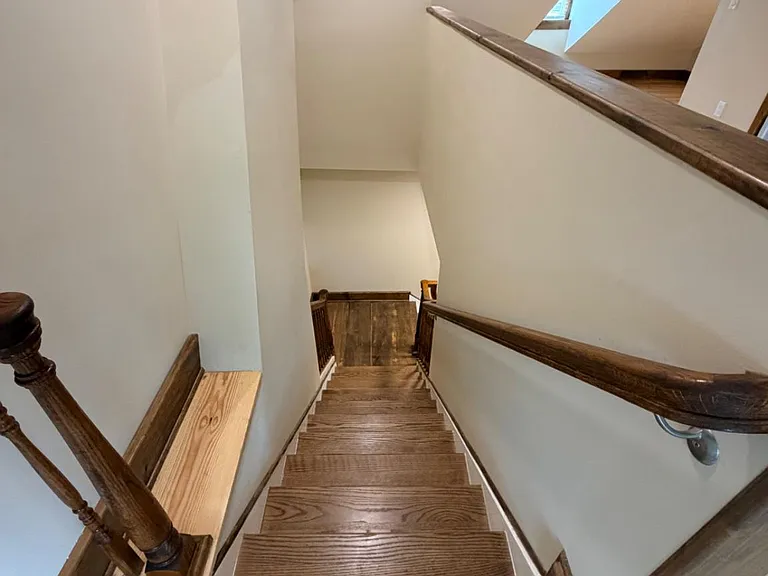 121 E Union St — Photo 34