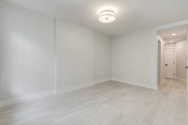 Rented by Five Town Global Realty | media 7