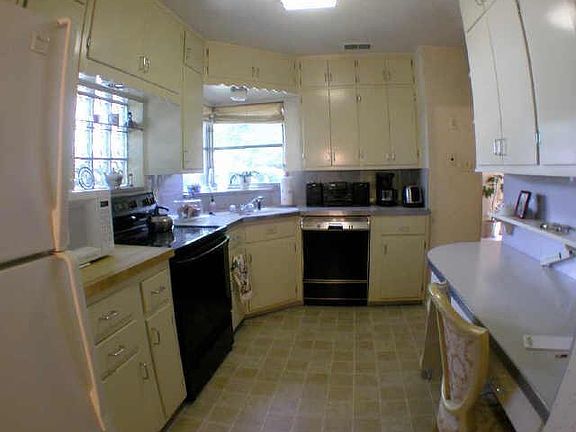3rd image of 1602 E Kessler Boulevard East Dr