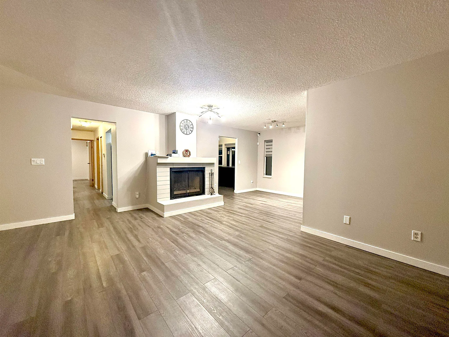 3 bed, 1280 sqft, $2,900 — Photo 2