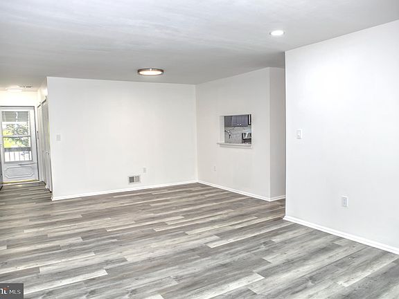 5th image of 26 Coral Tree Ct