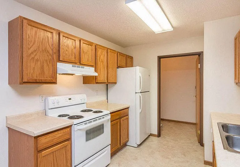Fargo, ND Foxtail Townhomes | Kitchen