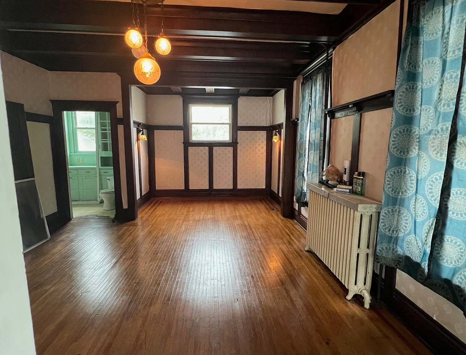 4 bed, 1.5 bath, 2900 sqft, $1,900 — Photo 4