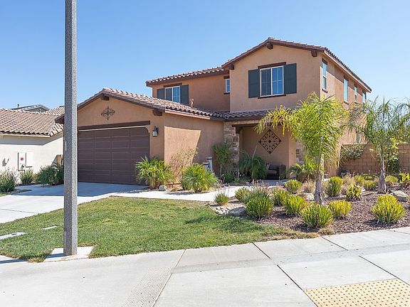 3rd image of 36467 Geranium Dr