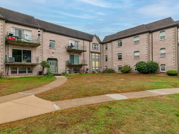 109 Oak Ln APT 8, Brockton, MA 02301