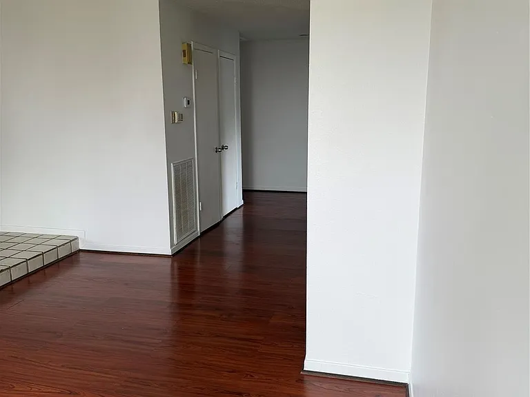 2926 Colony Dr — Photo 13